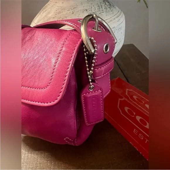 Coach Y2K Soho Pink Flap Bag with Coach bag charm - Picture 6 of 17